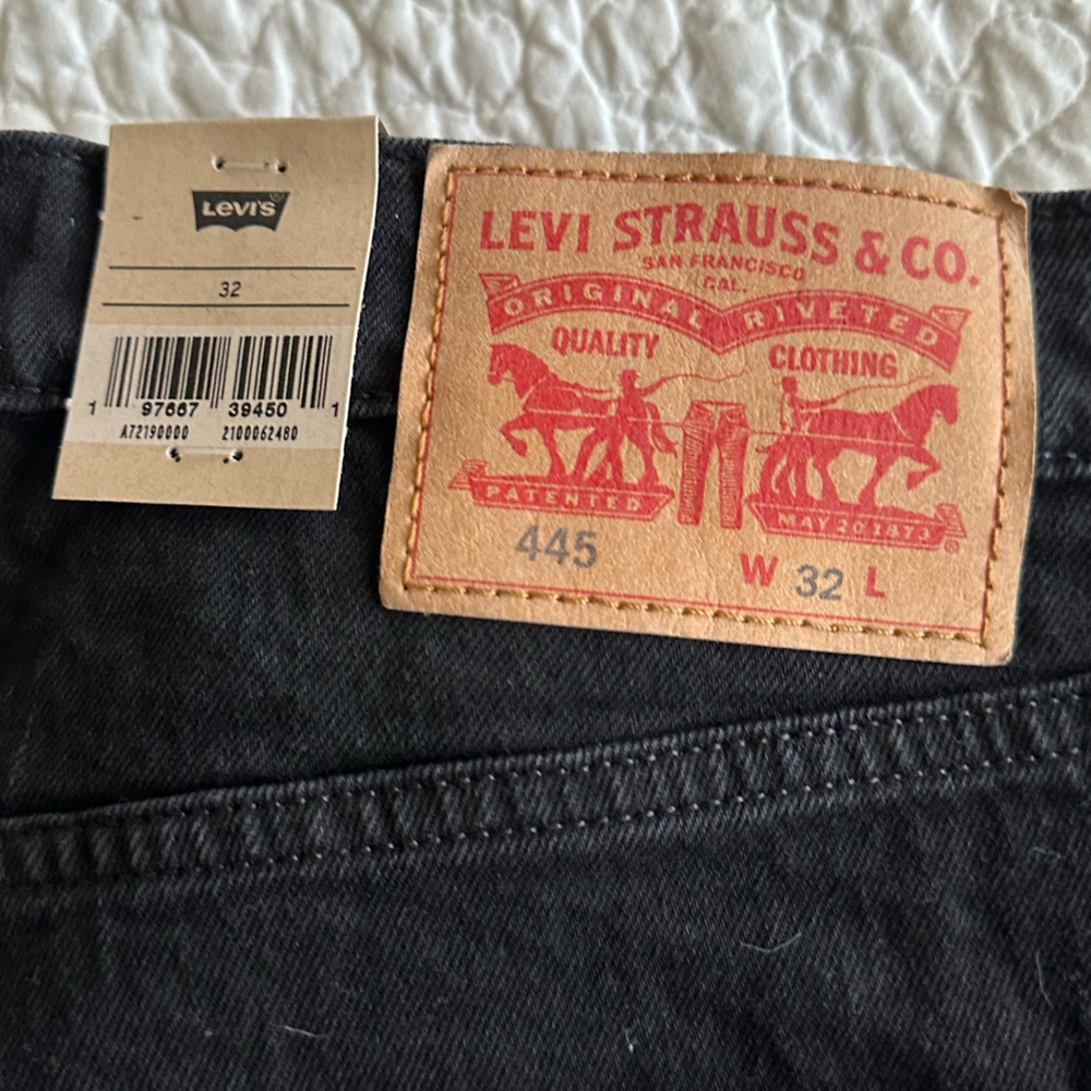 NWT Levi's 445 Men's Athletic Cut Black Jean Shorts - Picture 3 of 6